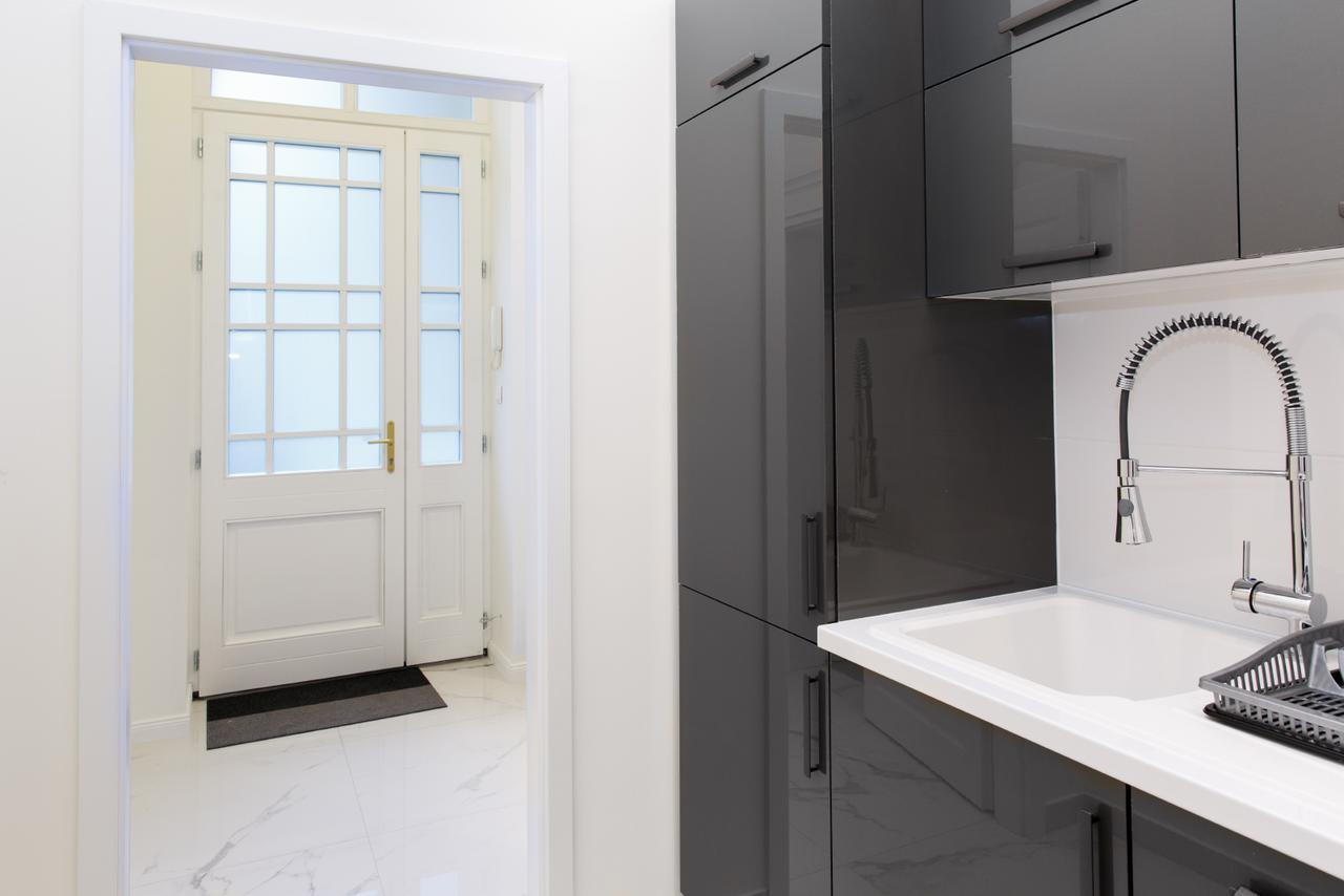 Апартаменты Jenny Luxury Two Bedrooms Apartment. *