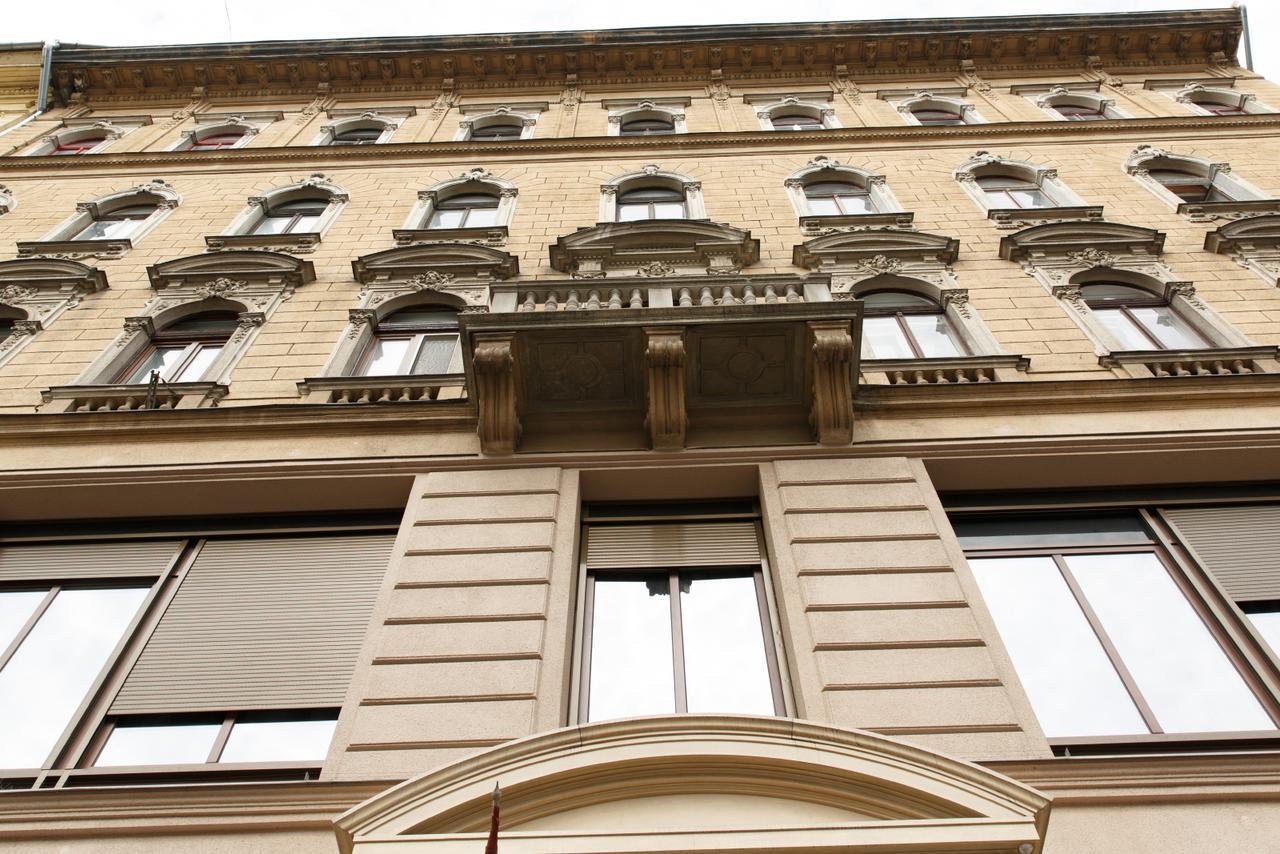 Jenny Luxury Two Bedrooms Apartment. Апартаменты Будапешт