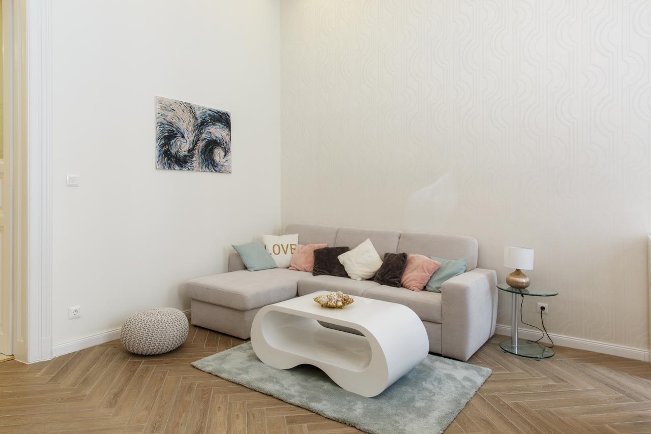 Jenny Luxury Two Bedrooms Apartment. * Будапешт